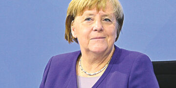 Планета в проводах