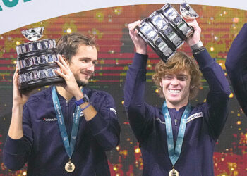 Планета в проводах