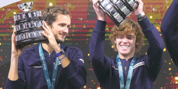 Планета в проводах