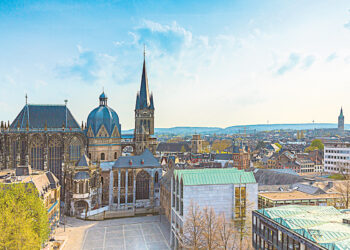 Планета в проводах