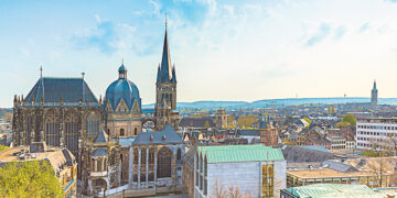 Планета в проводах