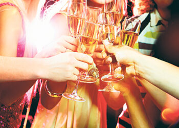 Давайте радоваться жизни,  праздновать каждый новый день!