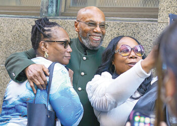 Вместо красок – бактерии