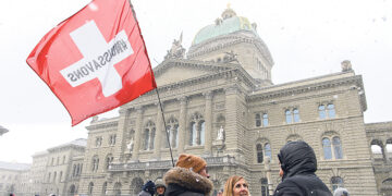 Вместо красок – бактерии