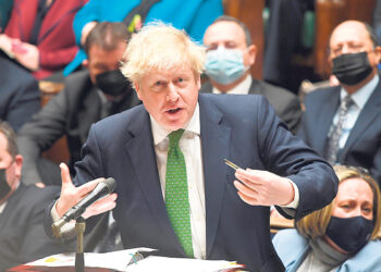 Джонсона обвиняют в шантаже