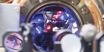 Сытое брюхо к лептину глухо