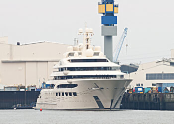 ТЬФУ НА ТЕБЯ, УСМАНОВСКИЙ КОРАБЛЬ!