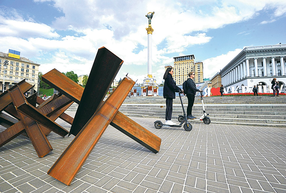 А дома ждали россияне когда остынут кирпичи