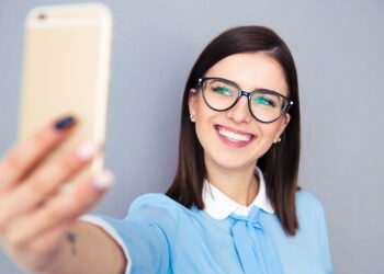 Гляжусь в себя как в зеркало