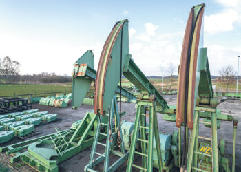 Зарабатывающий на войне бизнес  должен платить больше