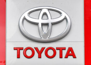Toyota отзывает свои  первые электромобили
