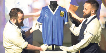 Миллионы за память о «Руке бога»