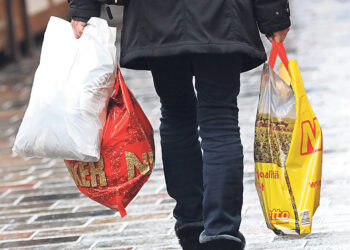 Торговля обходит запрет на пластиковые пакеты