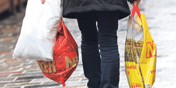 Торговля обходит запрет на пластиковые пакеты