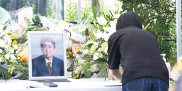 Застрелен бывший  премьер-министр Синдзо Абэ