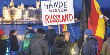 Правые популисты пугают власть осенними бунтами