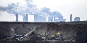 Уголёк погас, но не потух