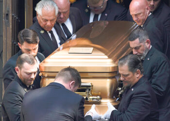 Из-за налогов Трамп похоронил бывшую жену на гольф-поле