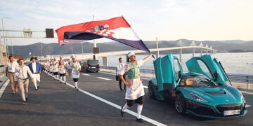 В Хорватии открыли мост на Пелешац