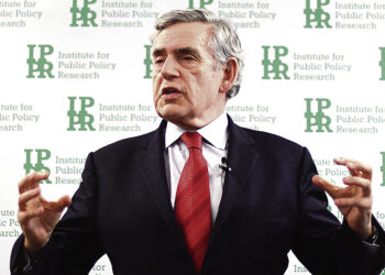 Экс-премьер предложил временно национализировать топливные компании