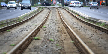 Новые низкопольные трамваи поедут через год