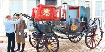 В ландо моторном, в ландо шикарном