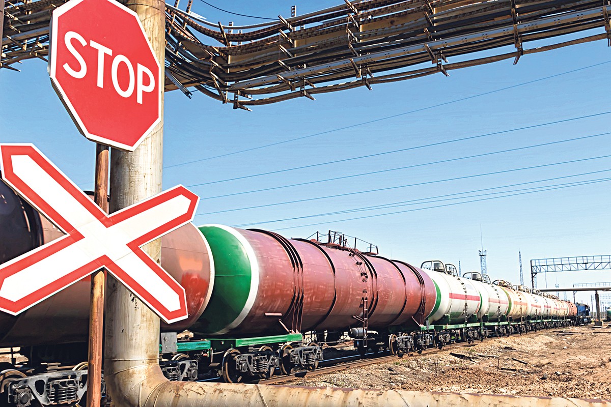 Нефть. Ограничения нефтепродукты. Российские поставки нефтепродуктов на украину. Поставка гсм. Поставка нефтепродуктов.