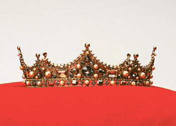 Зачем нужны короли и королевы