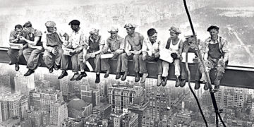 Обед на небоскрёбе: знаменитому фото 90 лет