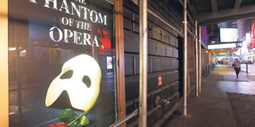 На Бродвее закроют 35-летний  мюзикл «Призрак оперы»