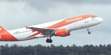 Два самолёта чуть не столкнулись в Берлине