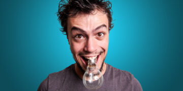 Висит груша, нельзя скушать