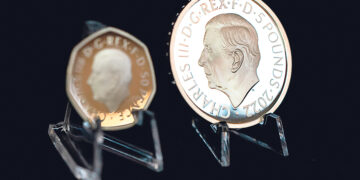 Карл III появился  на монетах