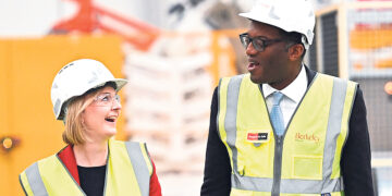 Британцы обсуждают  новый бюджет  и его печальные последствия