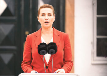 Премьер-министр объявила перевыборы из-за норок