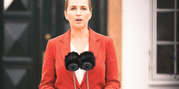 Премьер-министр объявила перевыборы из-за норок