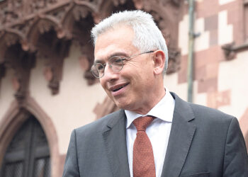 Народ отстранил  бургомистра от власти