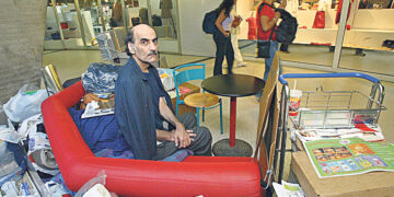 Умер прототип главного героя  фильма «Терминал»