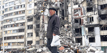 «Лучше без света, но без вас»