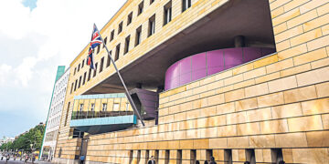 Охранник посольства в Берлине  признался в шпионаже в пользу РФ