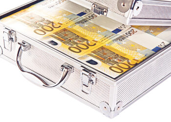 Готовится запрет крупных сделок с оплатой наличными