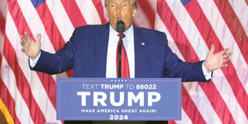 Дональд Трамп обещает вернуться