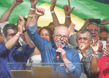 Правый популист проиграл социалисту с опытом