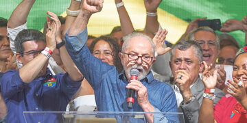 Правый популист проиграл социалисту с опытом