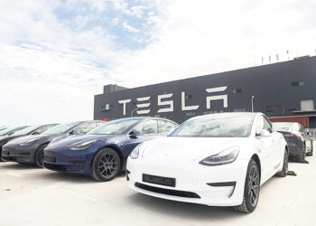 Tesla отзовёт 80 500 электромобилей в Китае