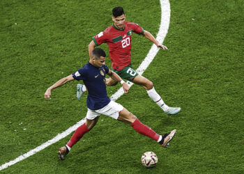 Лео решал, Килиан молчал