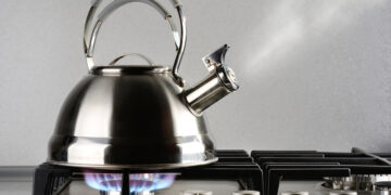 Товарищ! Где тут кипяточком разжиться?