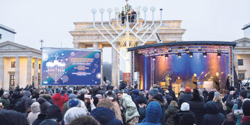 Евреи Германии празднуют Хануку