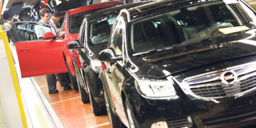 Автоконцерны отказываются от выпуска недорогих моделей