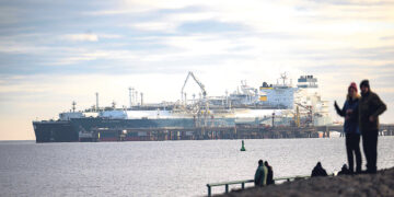Первый танкер с СПГ прибыл в Вильгельмсхафен
